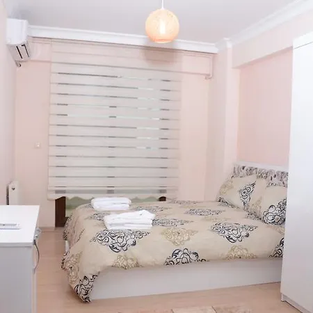 Nurcem Apart شقة