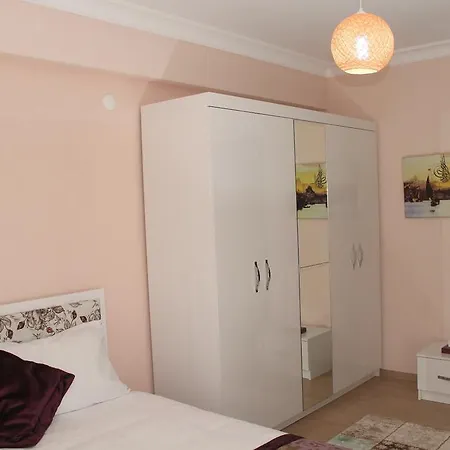 Nurcem Apart شقة